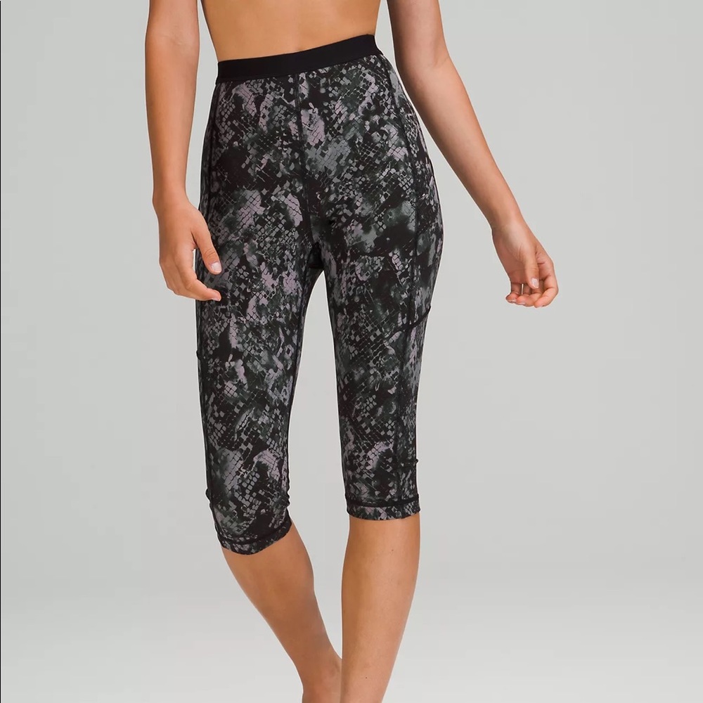 NWT Lululemon paddle crop leggings